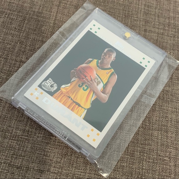 Kevin Durant ‘07 Topps Rookie Card - Picture 3 of 11